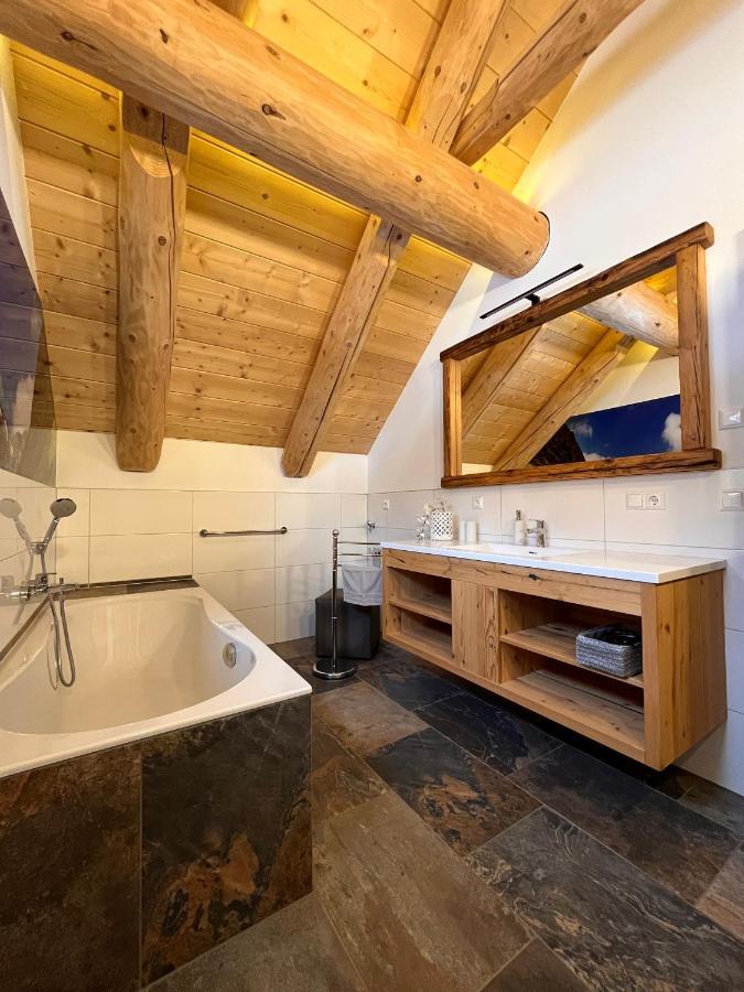 Almzauber Chalets - Haus Enzian Inkl Infrarotliegen Hochrindl Εξωτερικό φωτογραφία